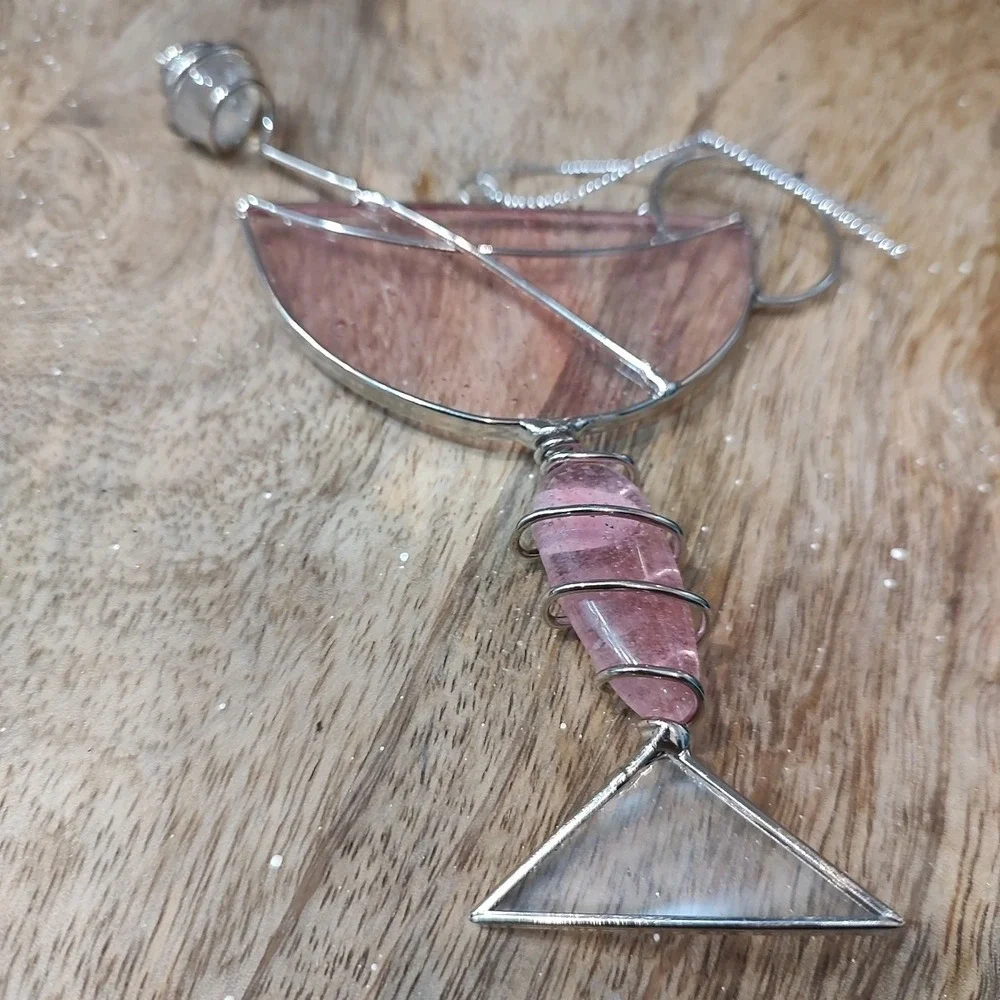 STAINED‎ GLASS MARTINI GLASS Sun Catcher ORNAMENT Drinks Cosmo Pink